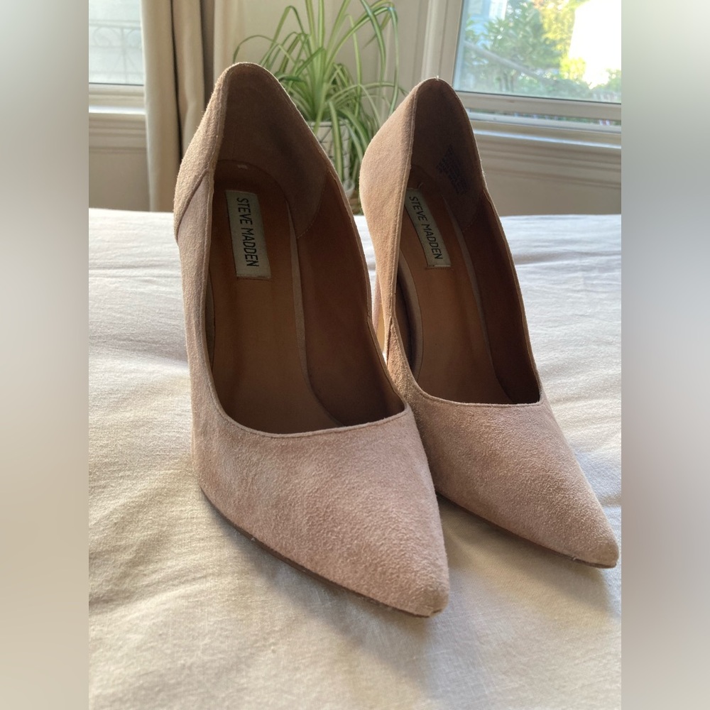 Beige Suede Steve Madden Daisie Pumps